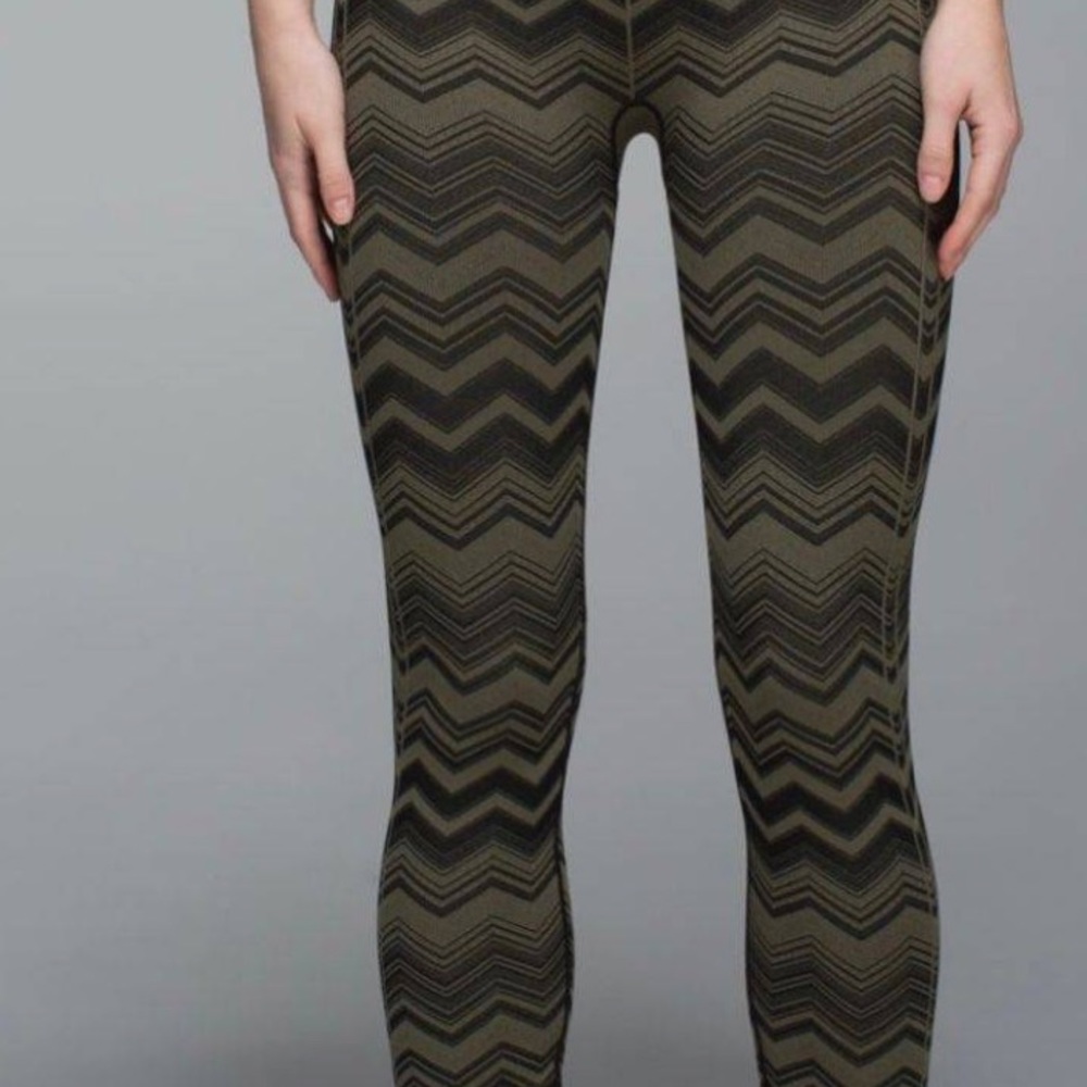 Lululemon Ebb to Street knit leggings, sz 10